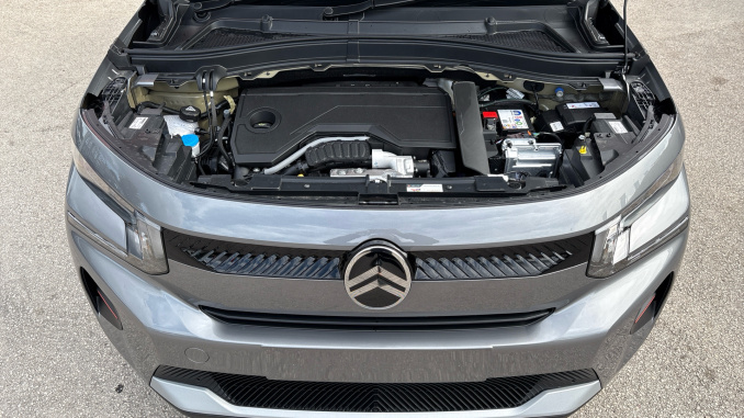 Citroen C3 1.2 Hybrid [110] Collection 5dr e-DCS6 Petrol Hatchback - Image 8